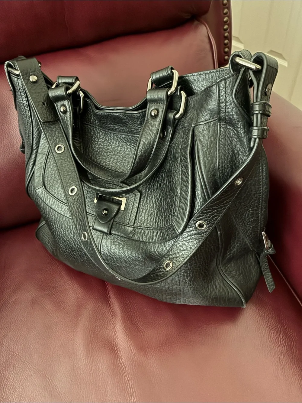 Perlina Large Black Leather Shoulder Tote Bag